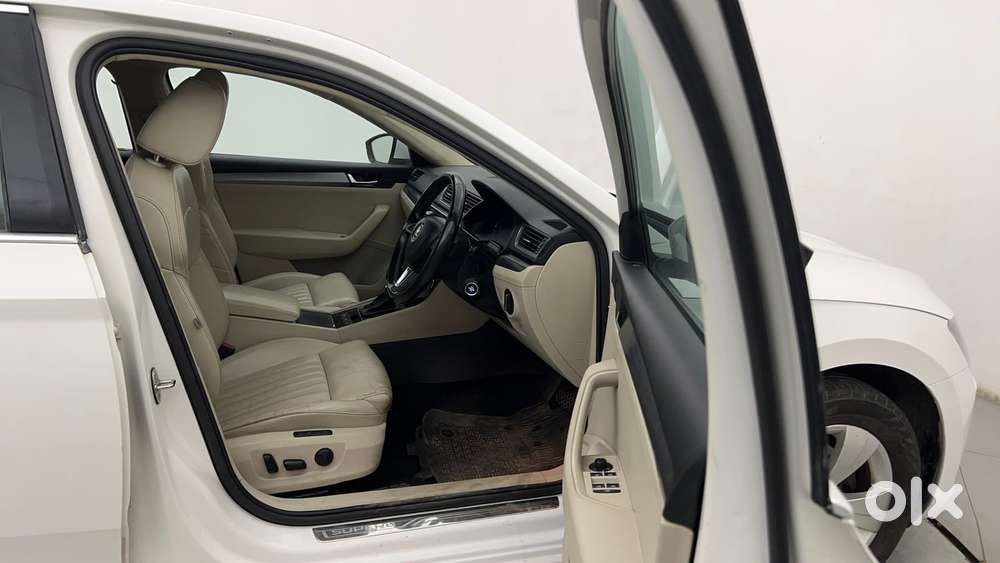 Skoda Superb [ ] 1.8 Style Tsi At, 2017, Petrol