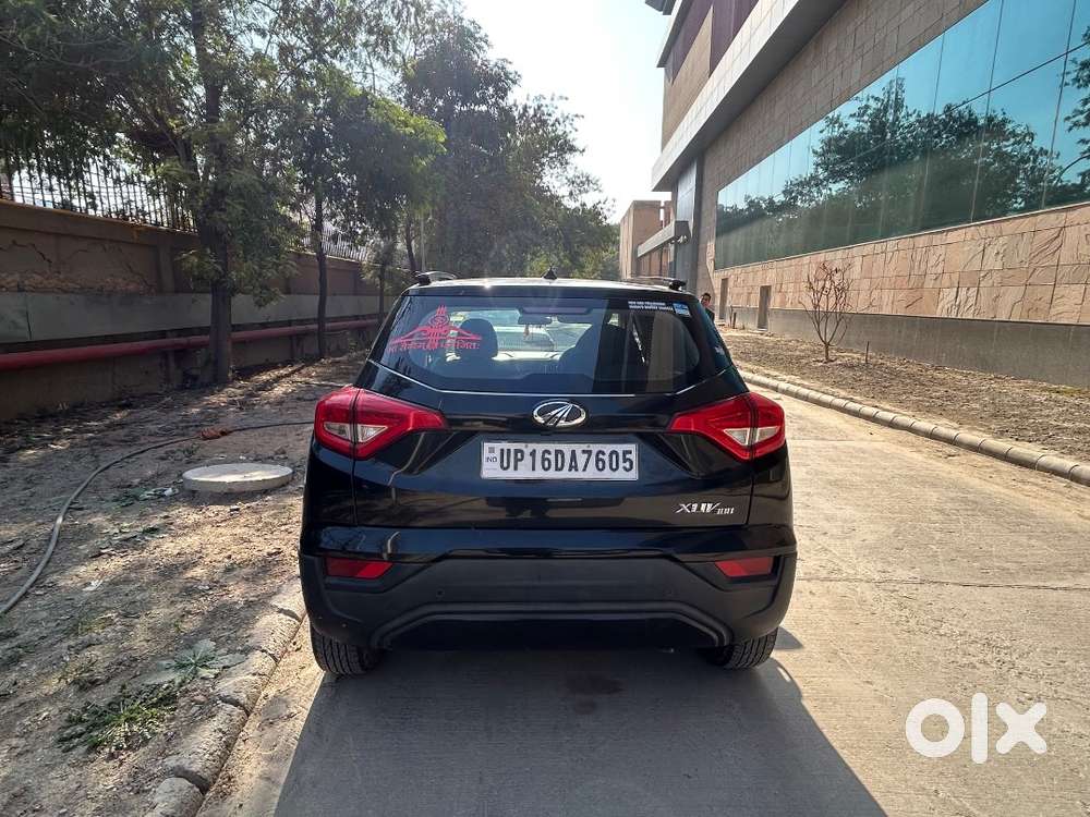 With Sunroof Mahindra Xuv300 2021 Diesel Good Condition
