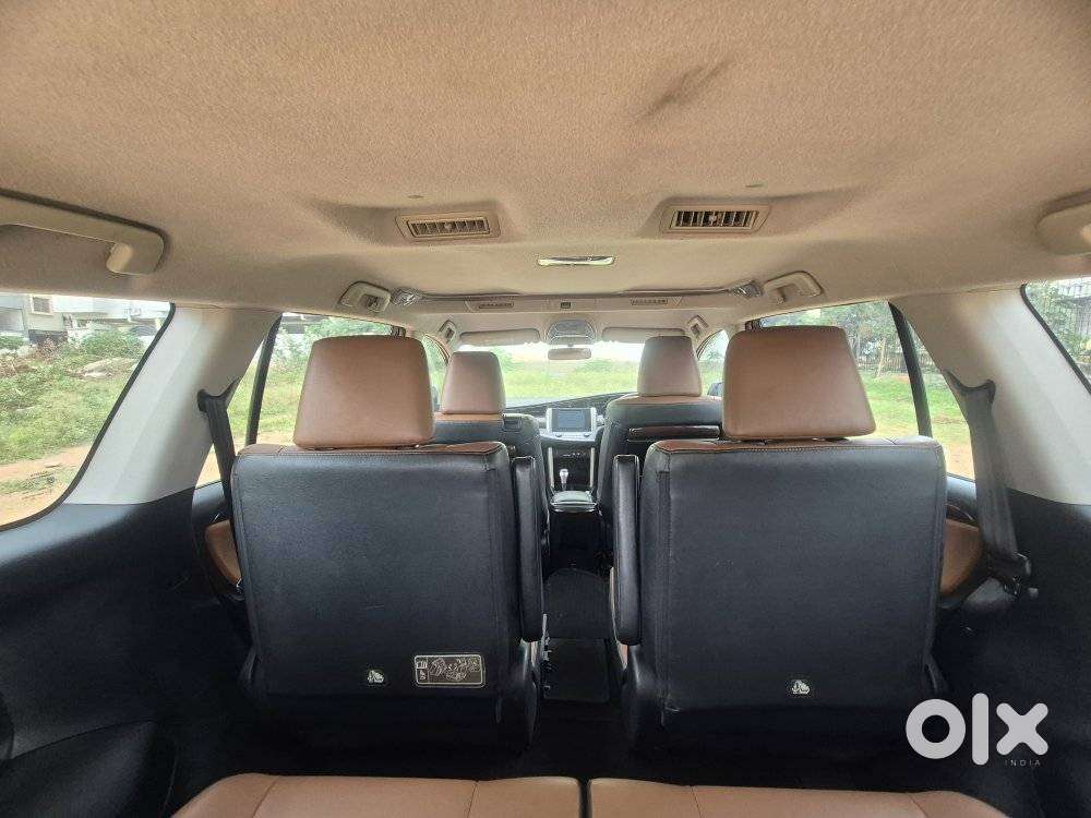 Toyota Innova Crysta 2.8 Zx At, 2016, Petrol