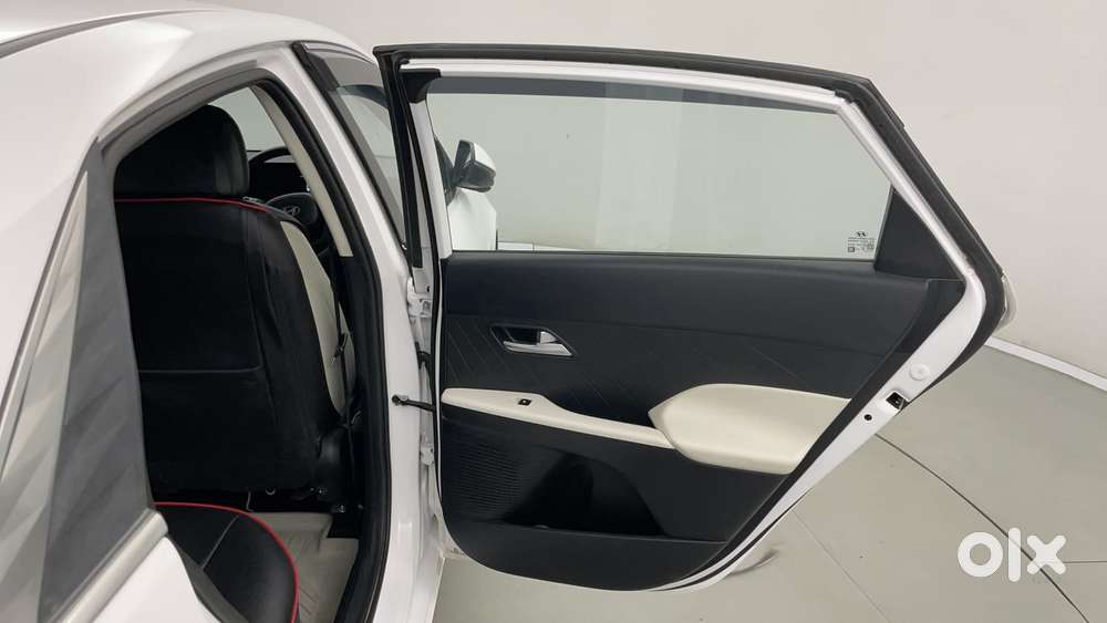 Hyundai Verna 1.5 Sx Petrol Mt, 2025, Petrol