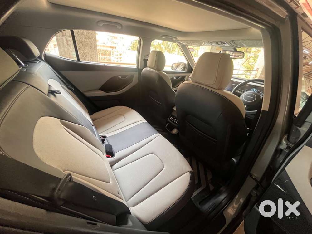Creta Electric Premium 42 Kwh Dual Tone Variant