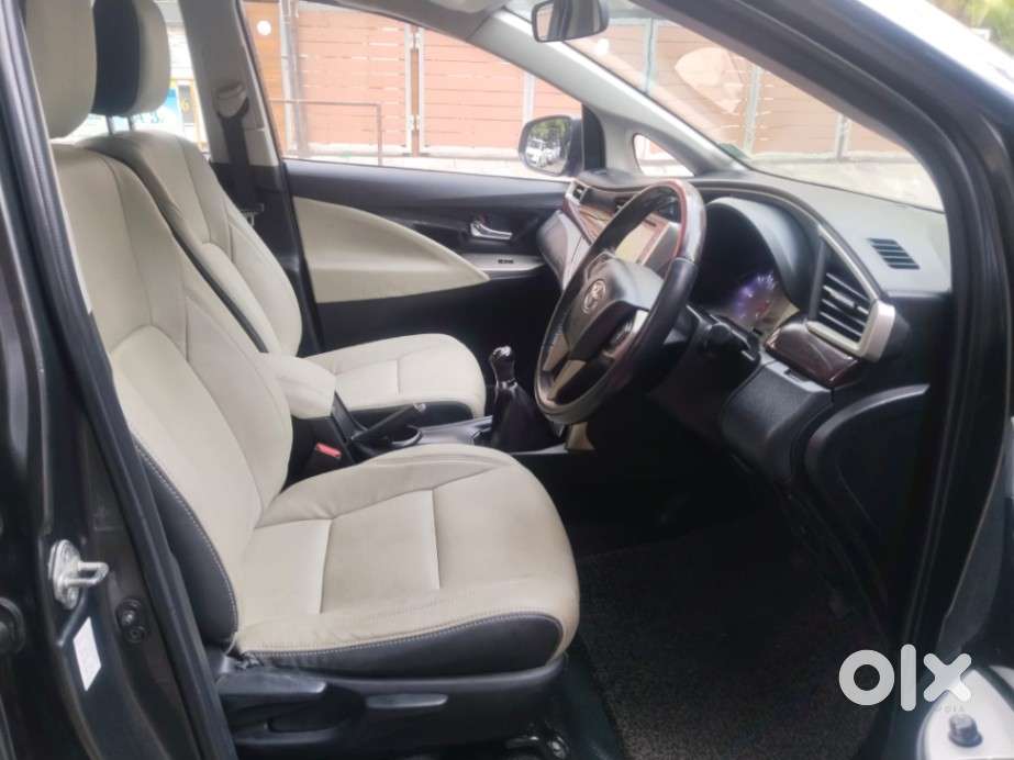 Toyota Innova Crysta 2.4 V, 2016, Diesel