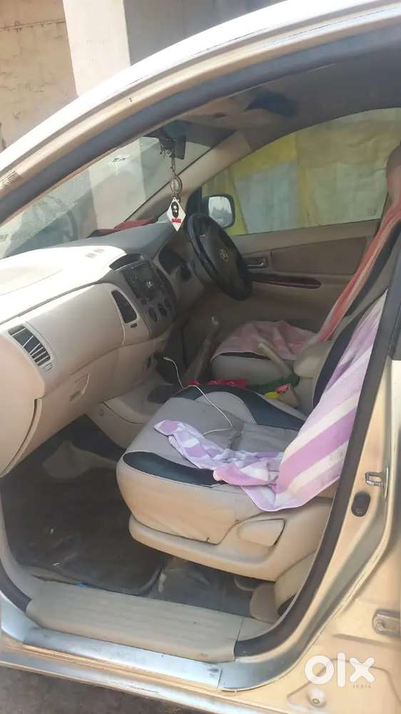Toyota Innova 2.5 V Well Maintained Mint Condition With Powerful Ac