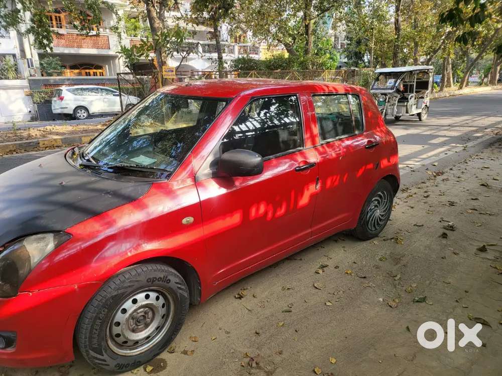 Swift Lxi B Red Colour
