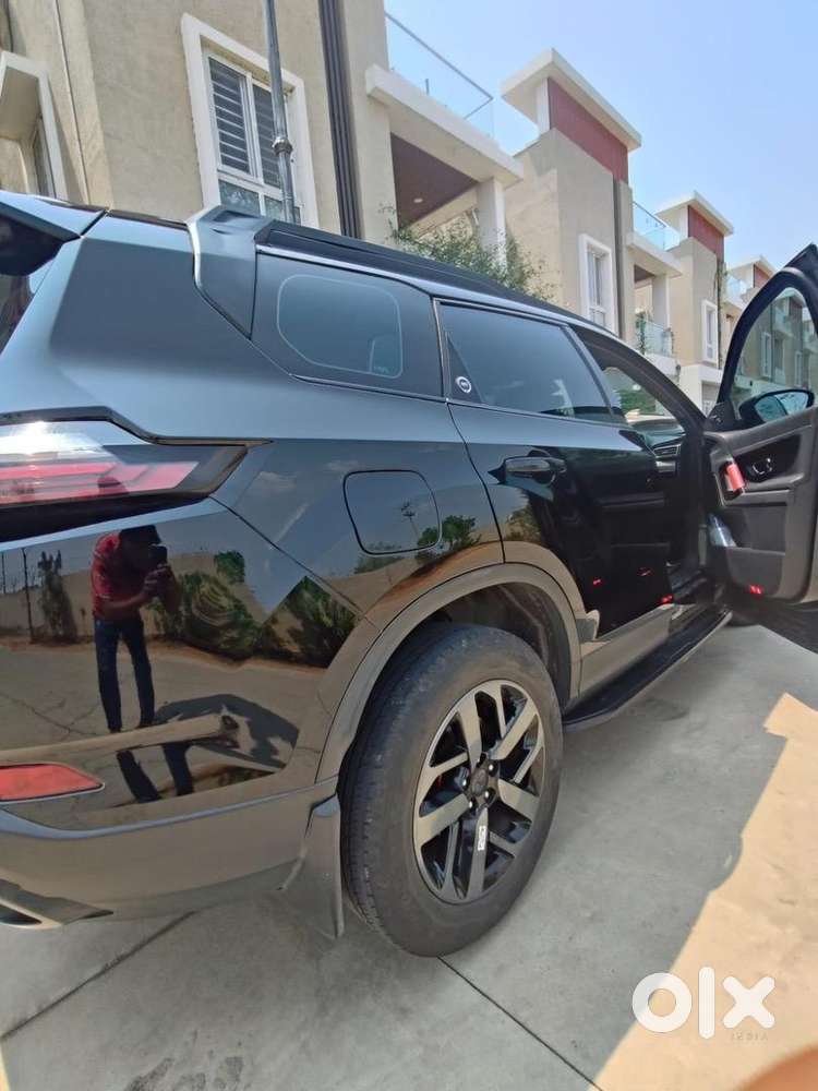 Tata Safari Red Dark Edition Xza+ Diesel Automatic