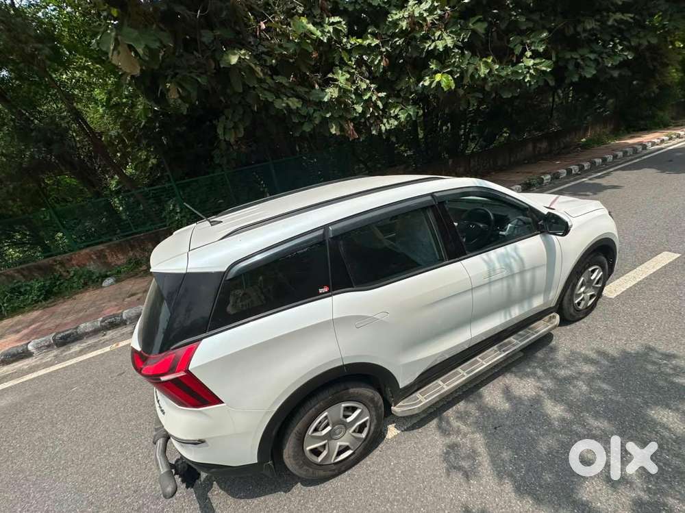 Mahindra Xuv700 2.0 Mx Petrol Mt 5 Str, 2022, Petrol