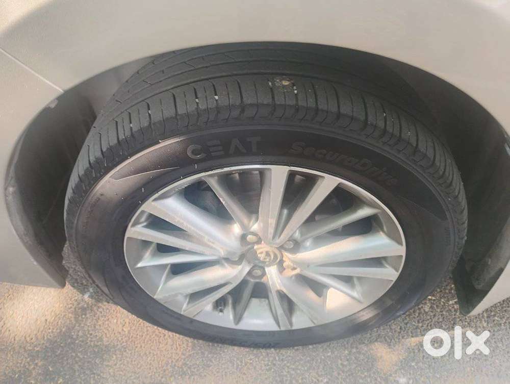 Toyota Corolla Altis 1.8 J, 2015, Petrol