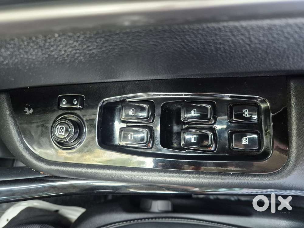 Mahindra Xuv700 2.0 Ax 7 Petrol At Luxury Pack Str, 2026, Diesel