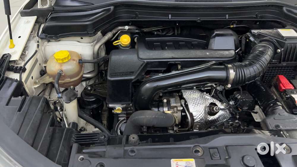 Mahindra Xuv300 W8 (o) 1.5 Diesel Amt, 2022, Diesel