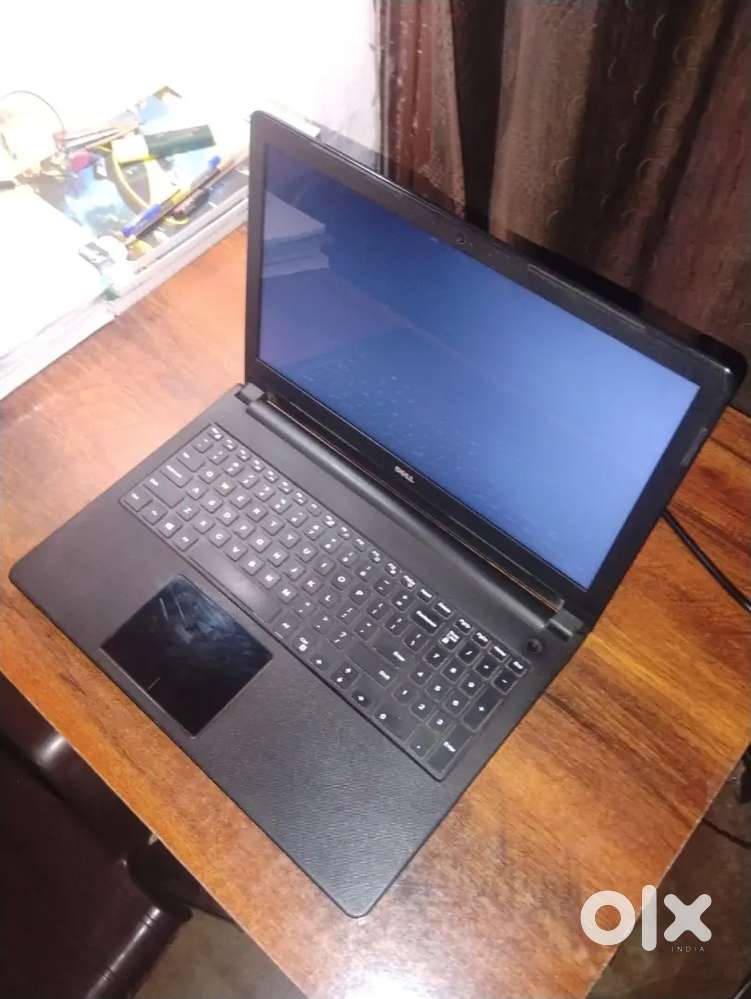 RAM = 4GB, processor = Intel(R) i5 graphic card 2gb, storage 119 gb