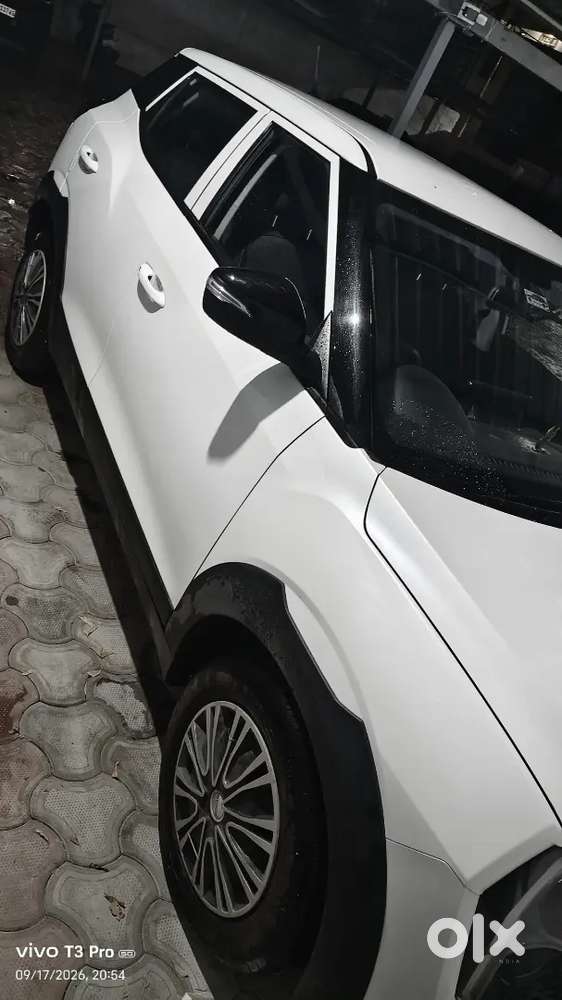 Mahindra Xuv3xo Mx2 Pm Not Mx1 2025 Petrol