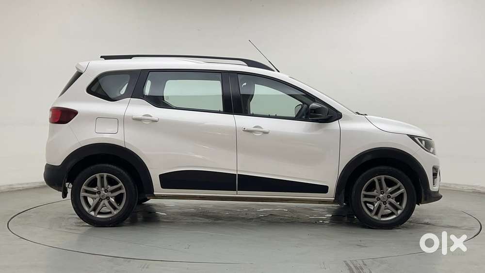 Renault Triber Rxz, 2022, Petrol