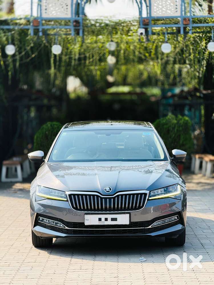 Skoda Superb 2.0 L&k Tsi At, 2023, Petrol