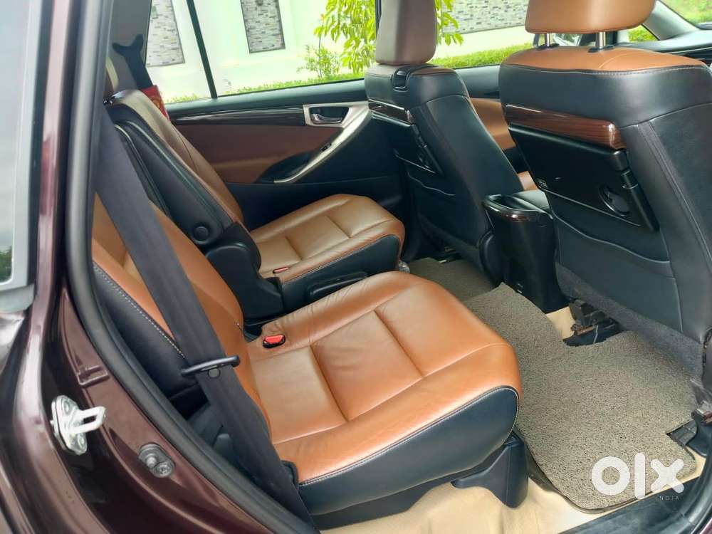 Toyota Innova Crysta 2.8 Zx At 7 Seater, 2016, Diesel