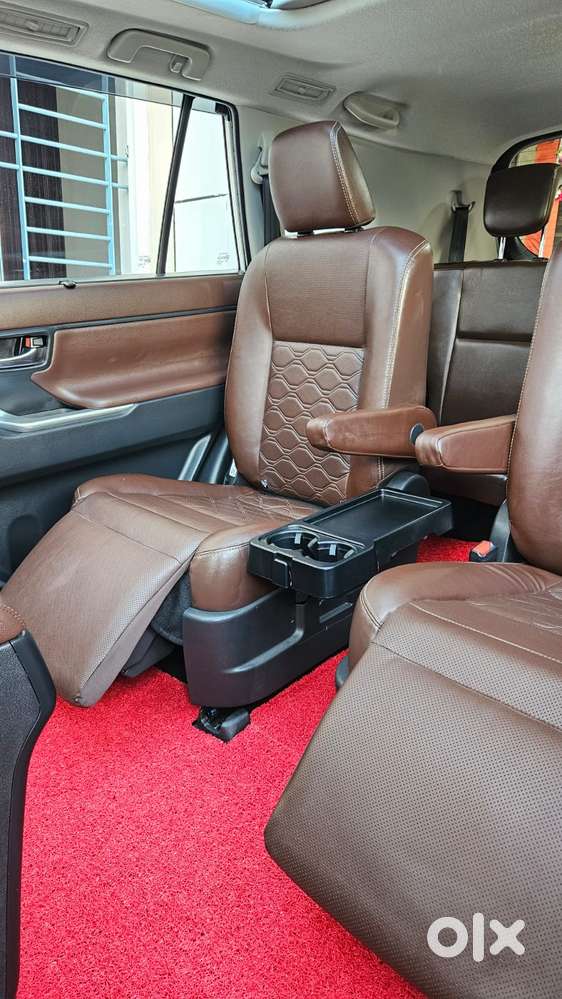 Toyota Innova Hycross 2.0 Zx (o) Hybrid 7 Str, 2025, Petrol