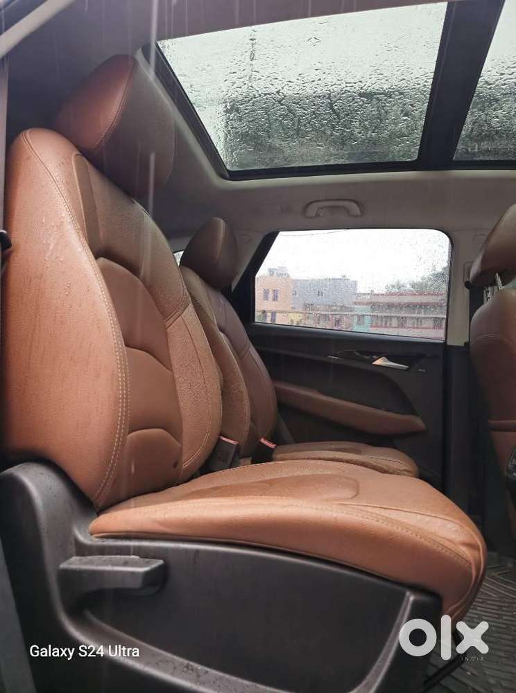 Mg Hector Plus Sharp Pro 1.5 Turbo Petrol  Cvt 7 Str Dual Tone, 2020..