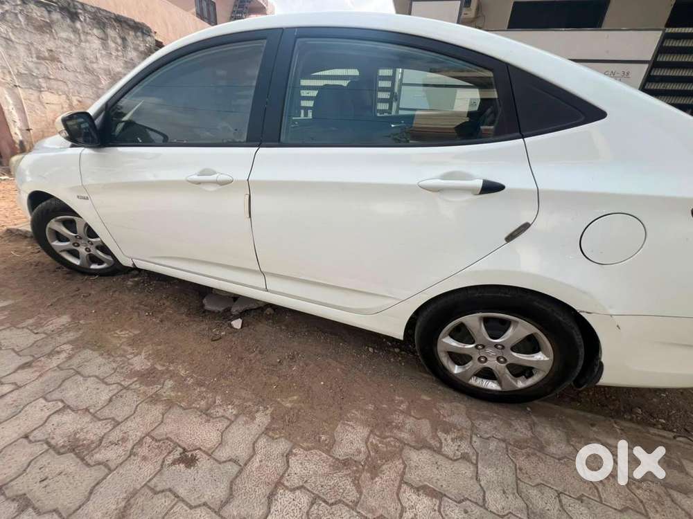 Hyundai Fluidic Verna 2013