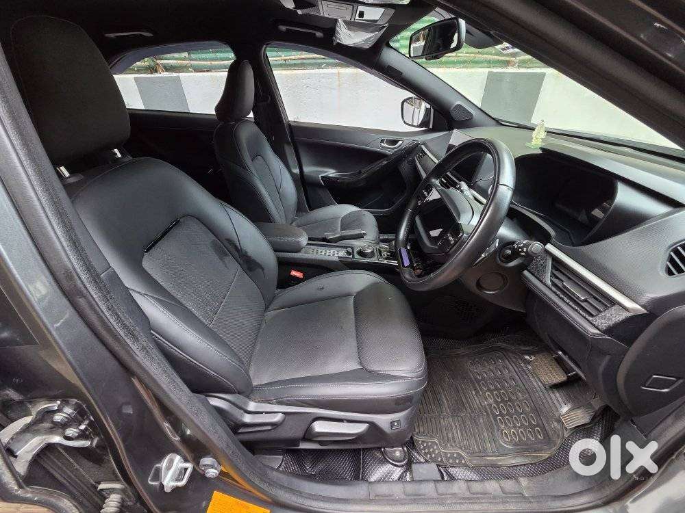 Tata Nexon Xz Plus (hs), 2024, Petrol