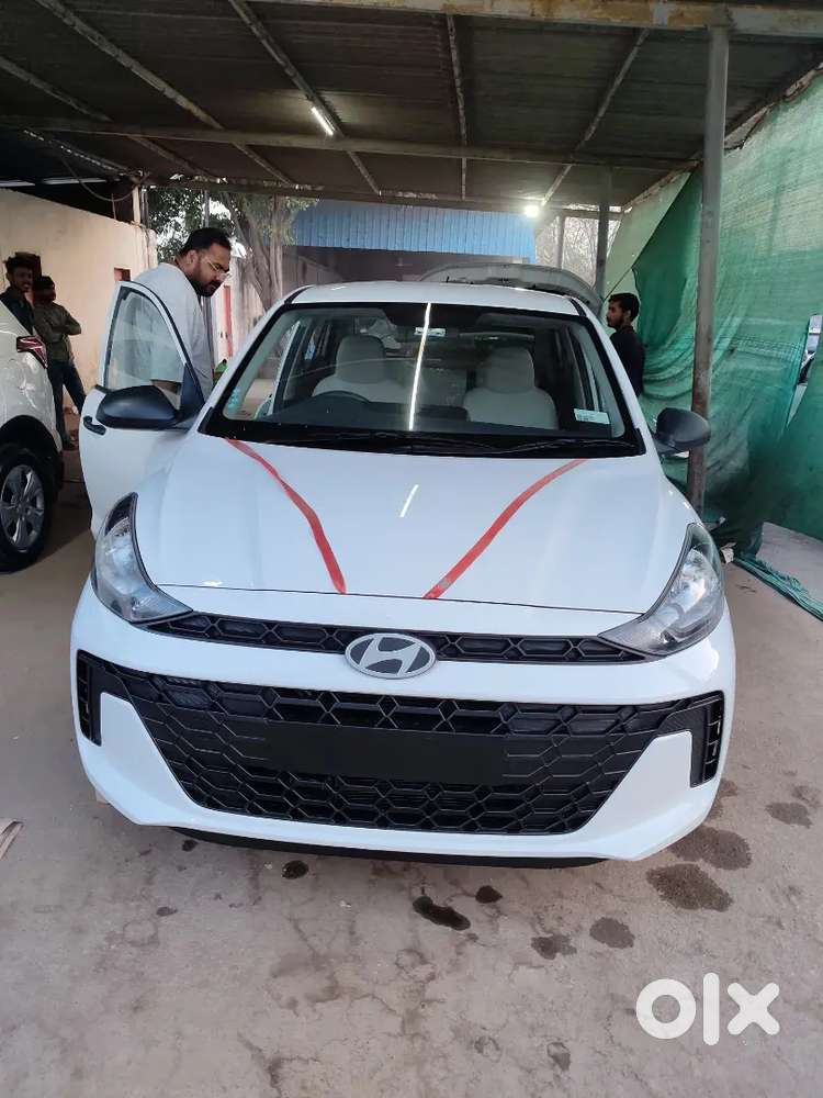 Hyundai Aura 2026 Petrol 4200 Km Driven 6lakh