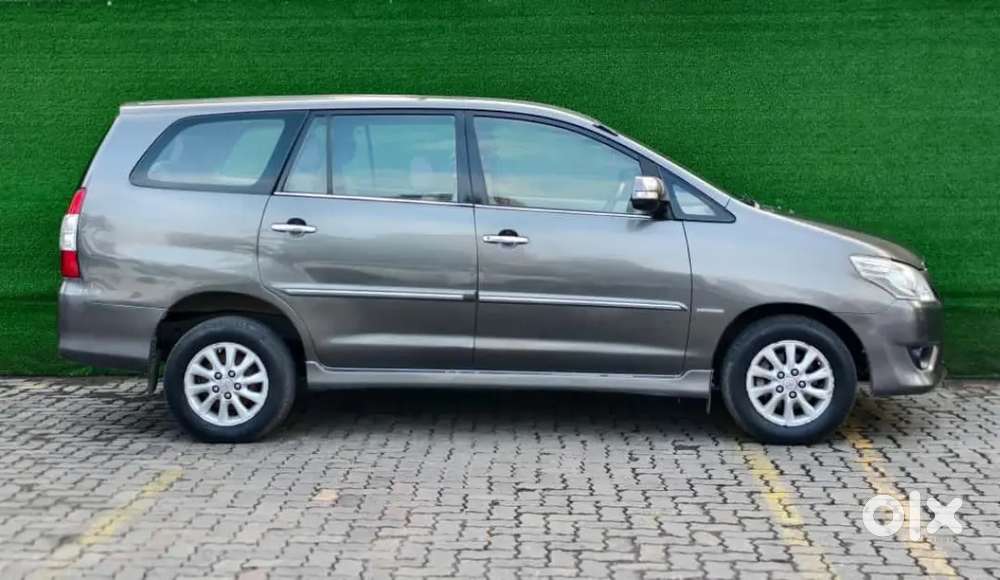 Toyota Innova 2.5 V 2012