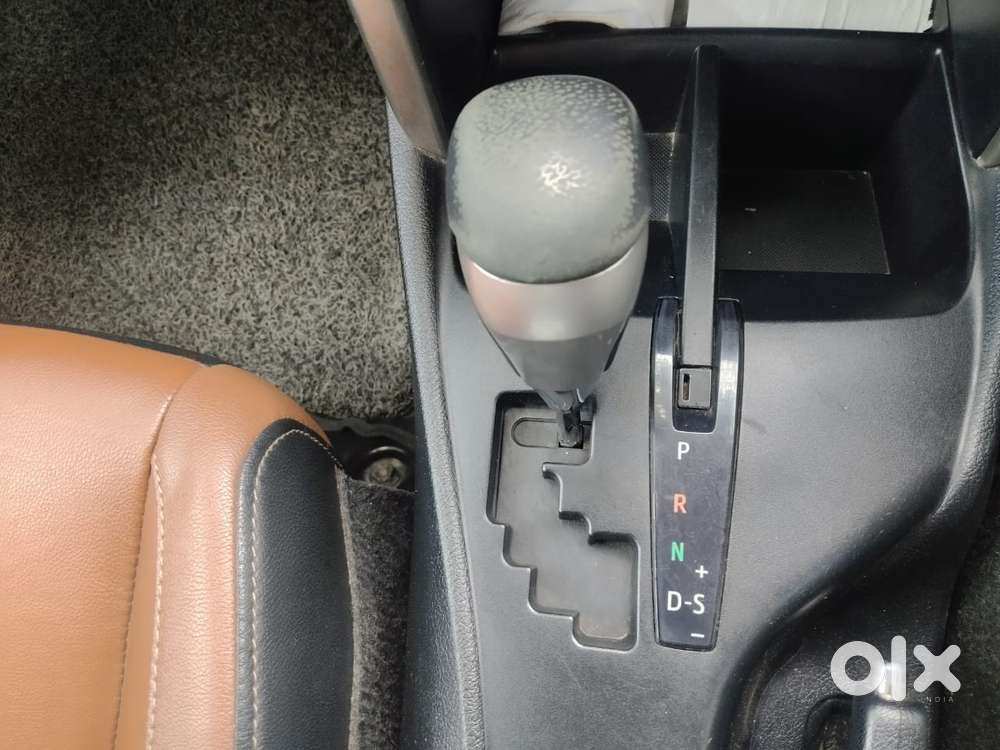 Toyota Innova Crysta 2.8 Zx At 7 Seater, 2017, Diesel