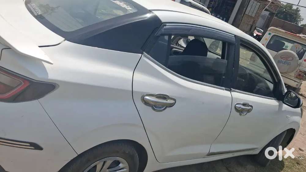 Hyundai Aura Petrol