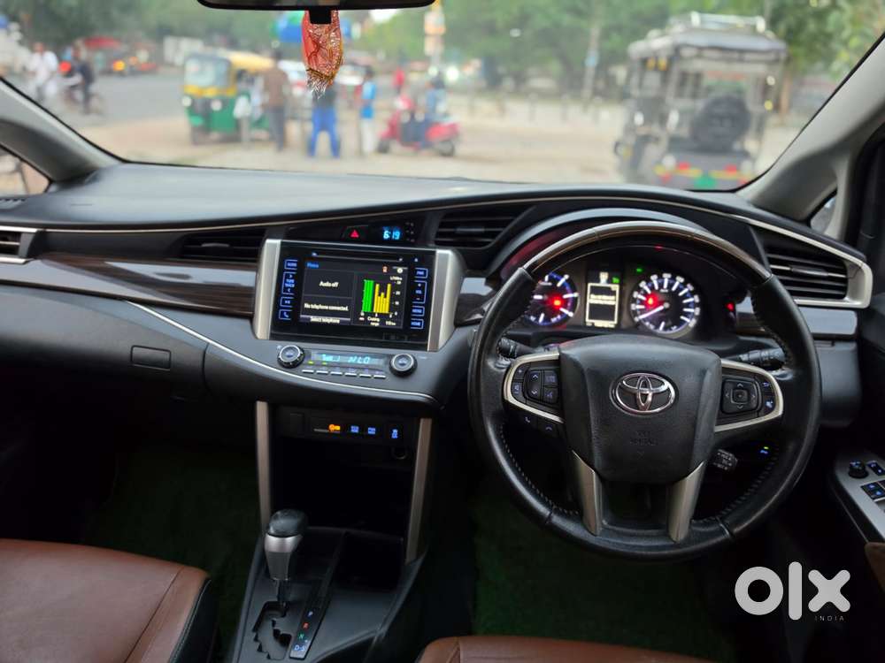 Toyota Innova Crysta 2.8z Automatic, 2016, Diesel
