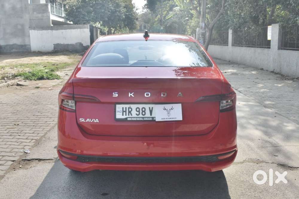 Skoda Slavia 1.0 Tsi Style At, 2025, Petrol