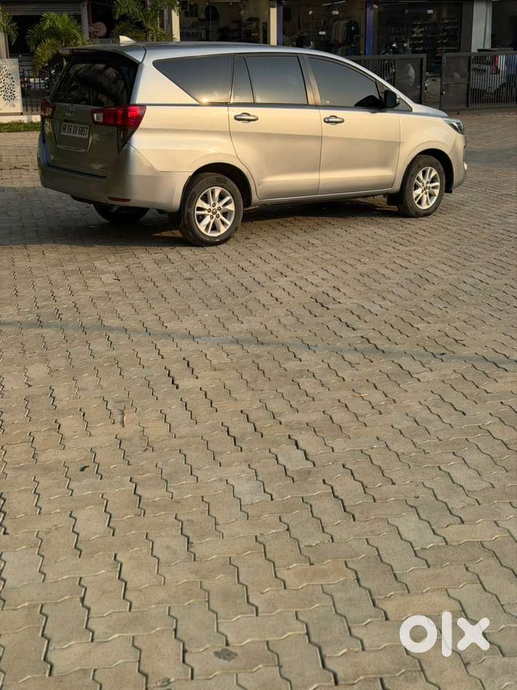 Toyota Innova Crysta 2.8gx Automatic
