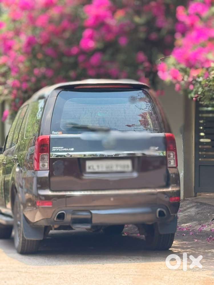 Tata Safari Storme 2013 Diesel Well Maintained