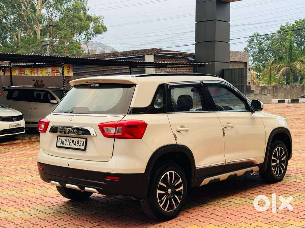 Maruti Suzuki Brezza 1.5 Zxi Plus At Smart Hybrid, 2021, Petrol