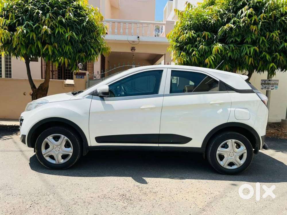 Tata Nexon, 2017, Petrol