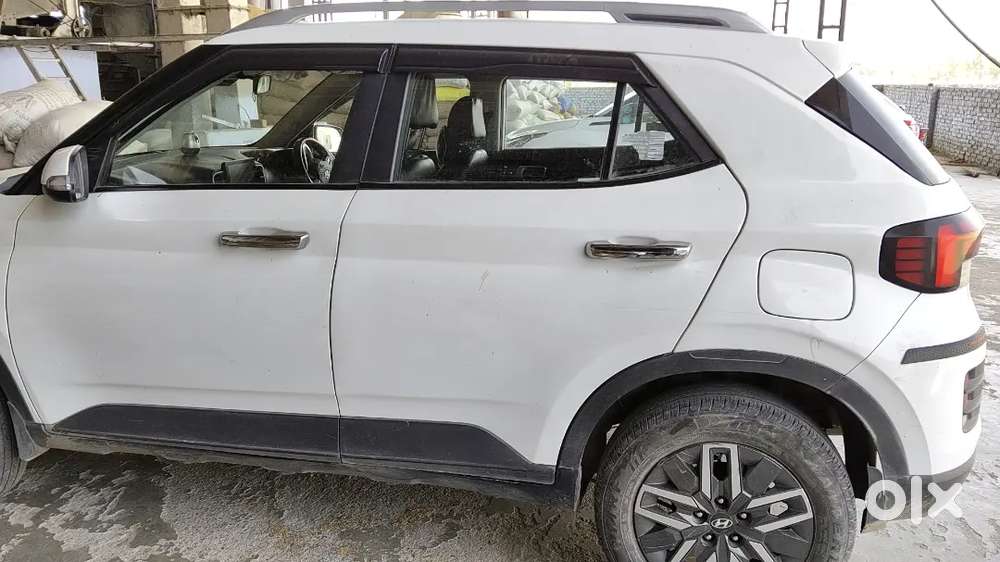 Hyundai New Venue 2023 Diesel 42000 Km Driven