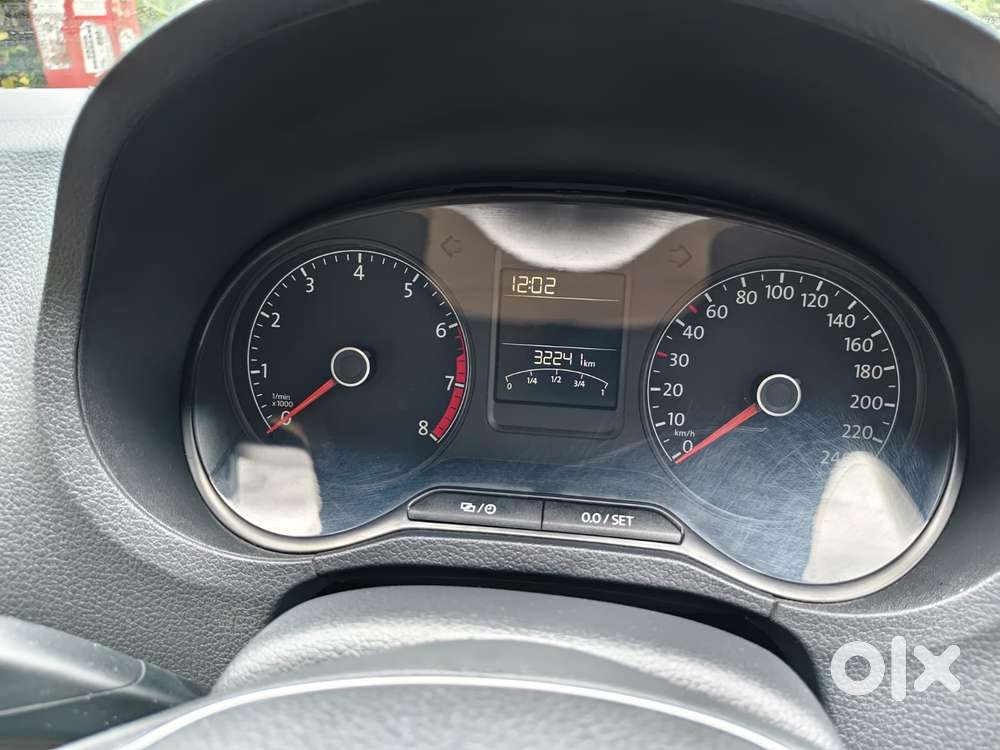 Volkswagen Polo Highline 1.6l Petrol, 2016, Petrol