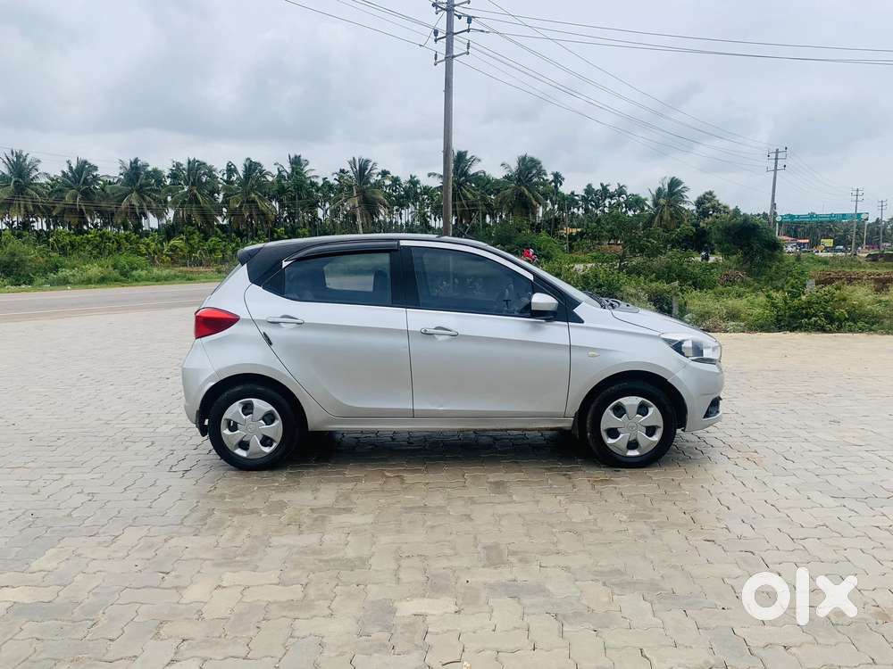 Tata Tiago 1.2 Revotron Xt (o), 2016, Petrol