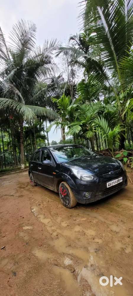 Ford Figo Zxi Petrol 2013
