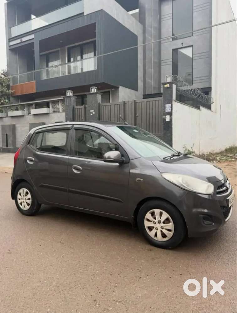 80000km Done Good Tyers Well Maintained Car Sell On Urgent Basis