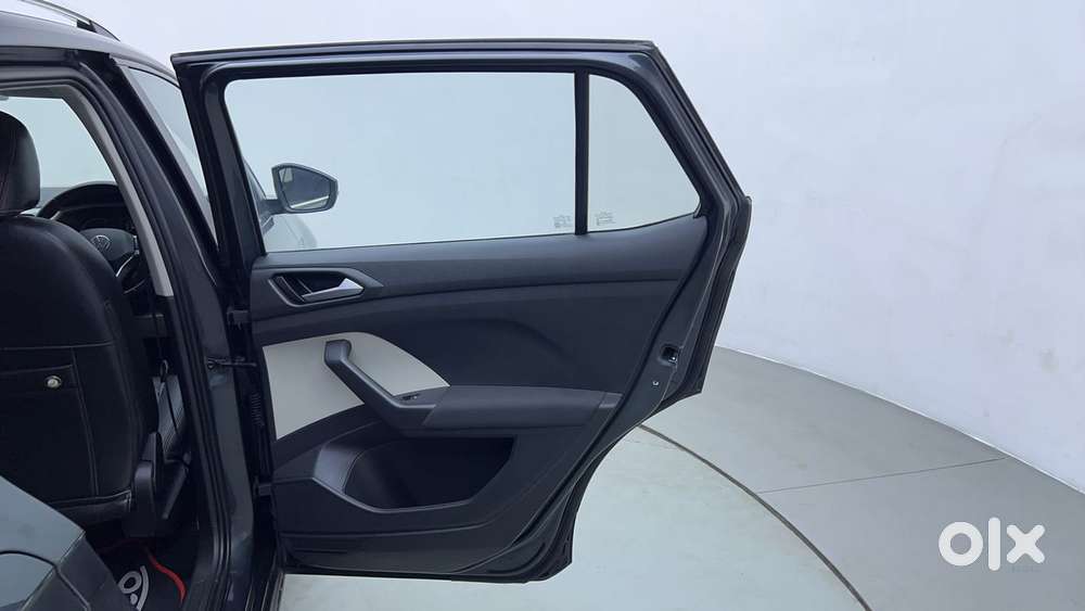 Volkswagen Taigun 1.0 Tsi Highline At, 2022, Petrol