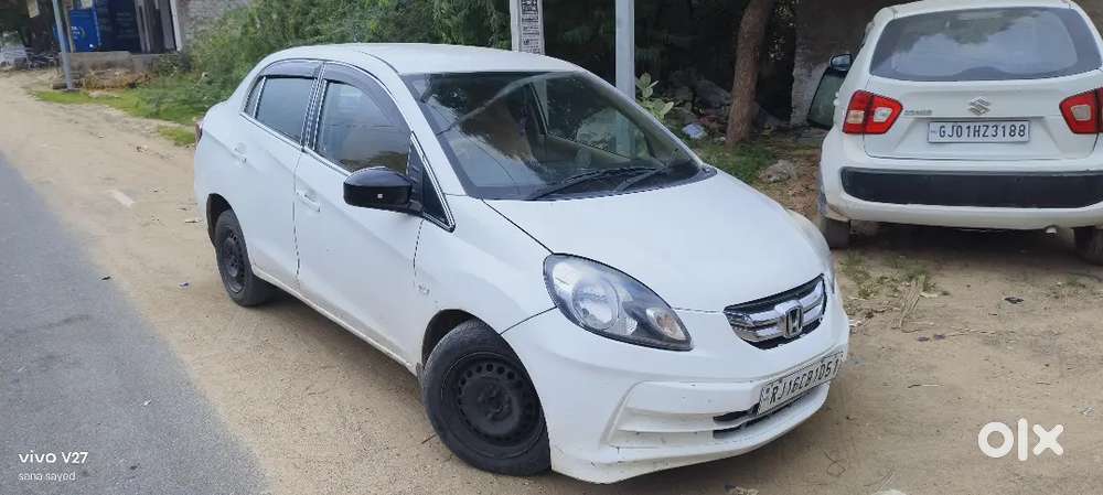 Honda Amaze 1.5 E 2013 Diesel . Only 2.70 Lac