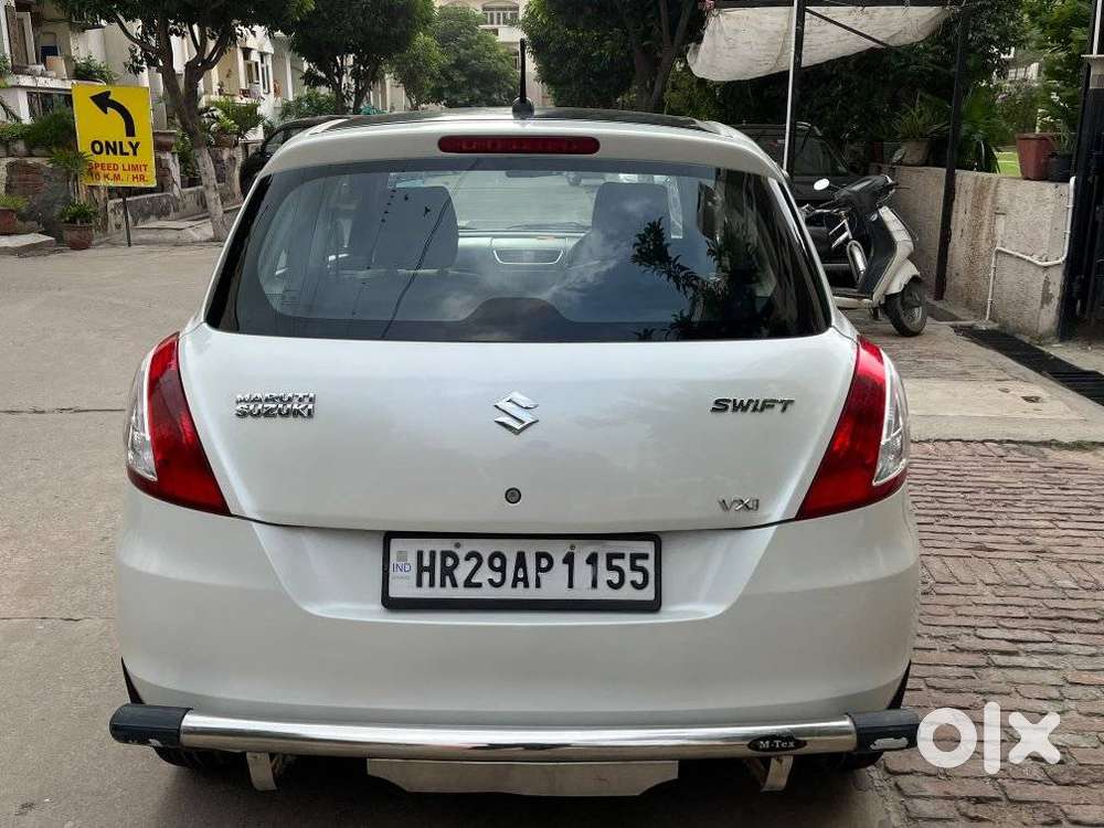 Maruti Suzuki Swift Vxi 1.2 Abs Bs-iv, 2017, Petrol