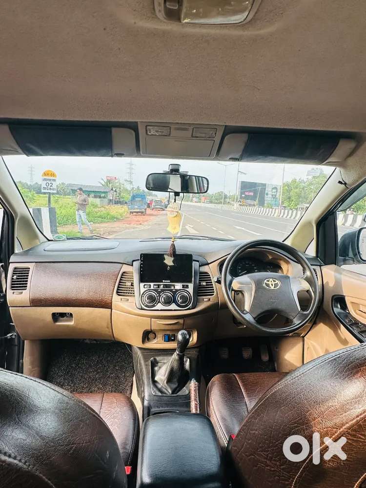 Toyota Innova 2015 Diesel Well Maintained.
