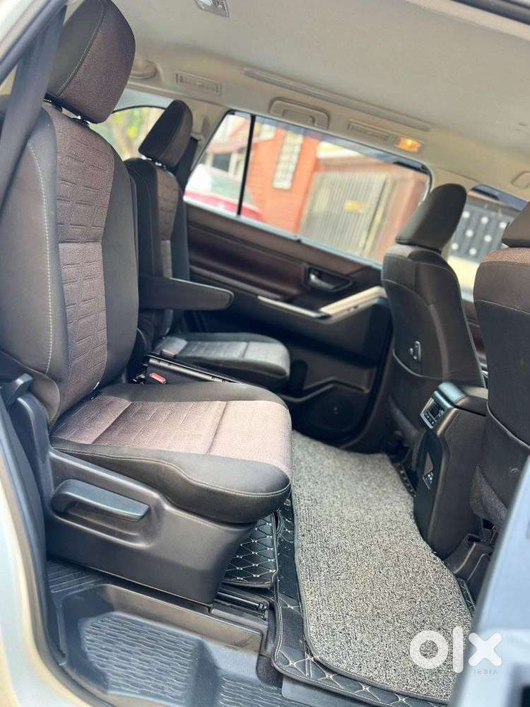 Toyota Innova Hycross 2.0 Vx Hybrid 7 Str, 2023, Petrol