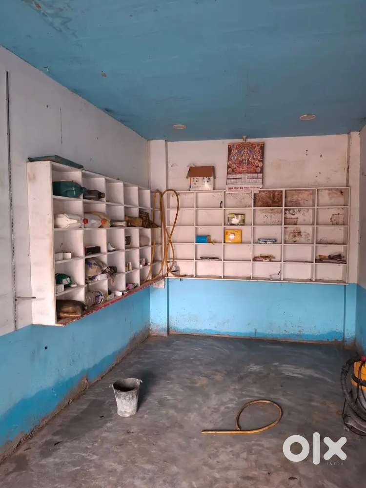 Dukaan ka counter hai aur haddi hai to counter hai aur ek addi hai
