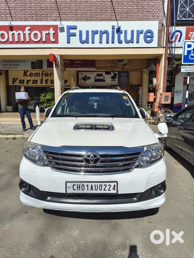 Toyota Fortuner 2013 Company Record Km 170700