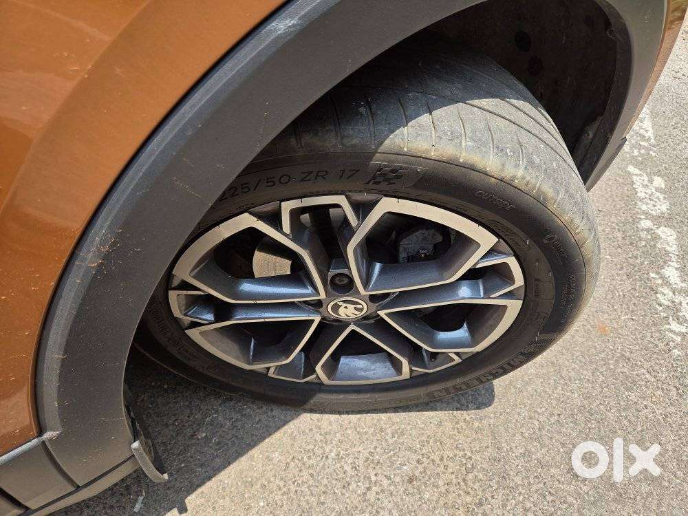 Skoda Kushaq 1.0 Tsi Active, 2022, Petrol