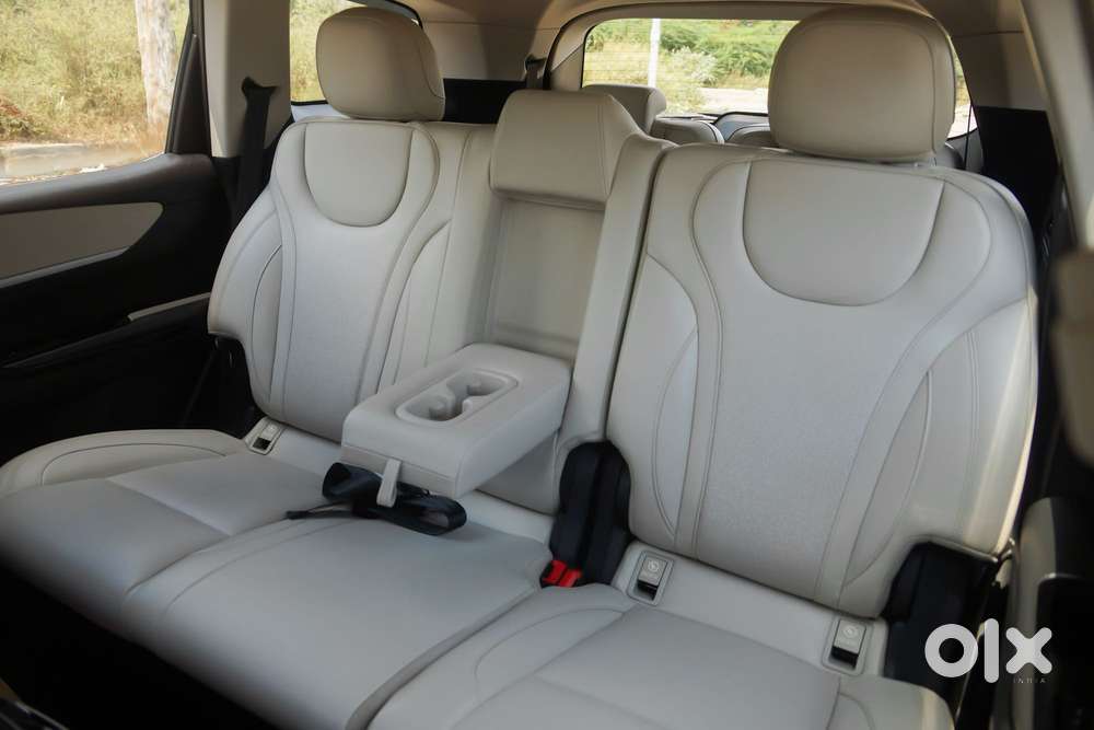 Mahindra Xuv700 2.0 Ax 7 Petrol At Luxury Pack Str, 2024, Petrol