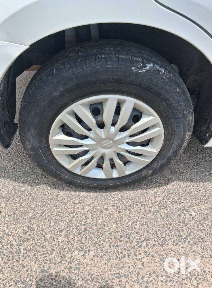Maruti Suzuki Dzire 1.2 Vxi, 2023, Petrol