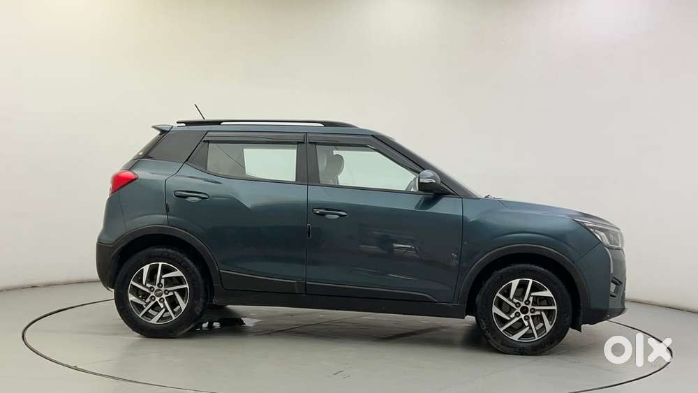 Mahindra Xuv300 1.2 W8 (o) Amt Petrol, 2022, Petrol