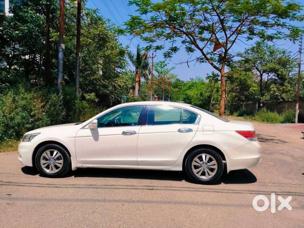 Honda Accord 1.8 Mt, 2011, Petrol