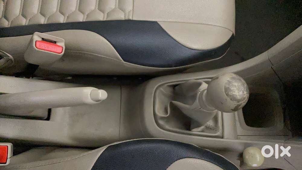 Maruti Suzuki Swift Dzire 1.2 Lxi (o), 2015, Petrol